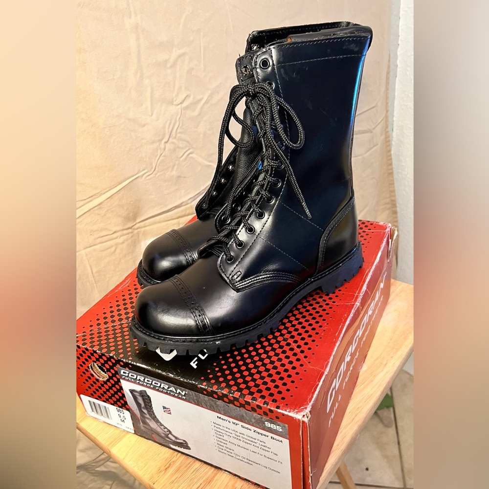 Men’s Corcoran Jump Boots 985    Size 9.5